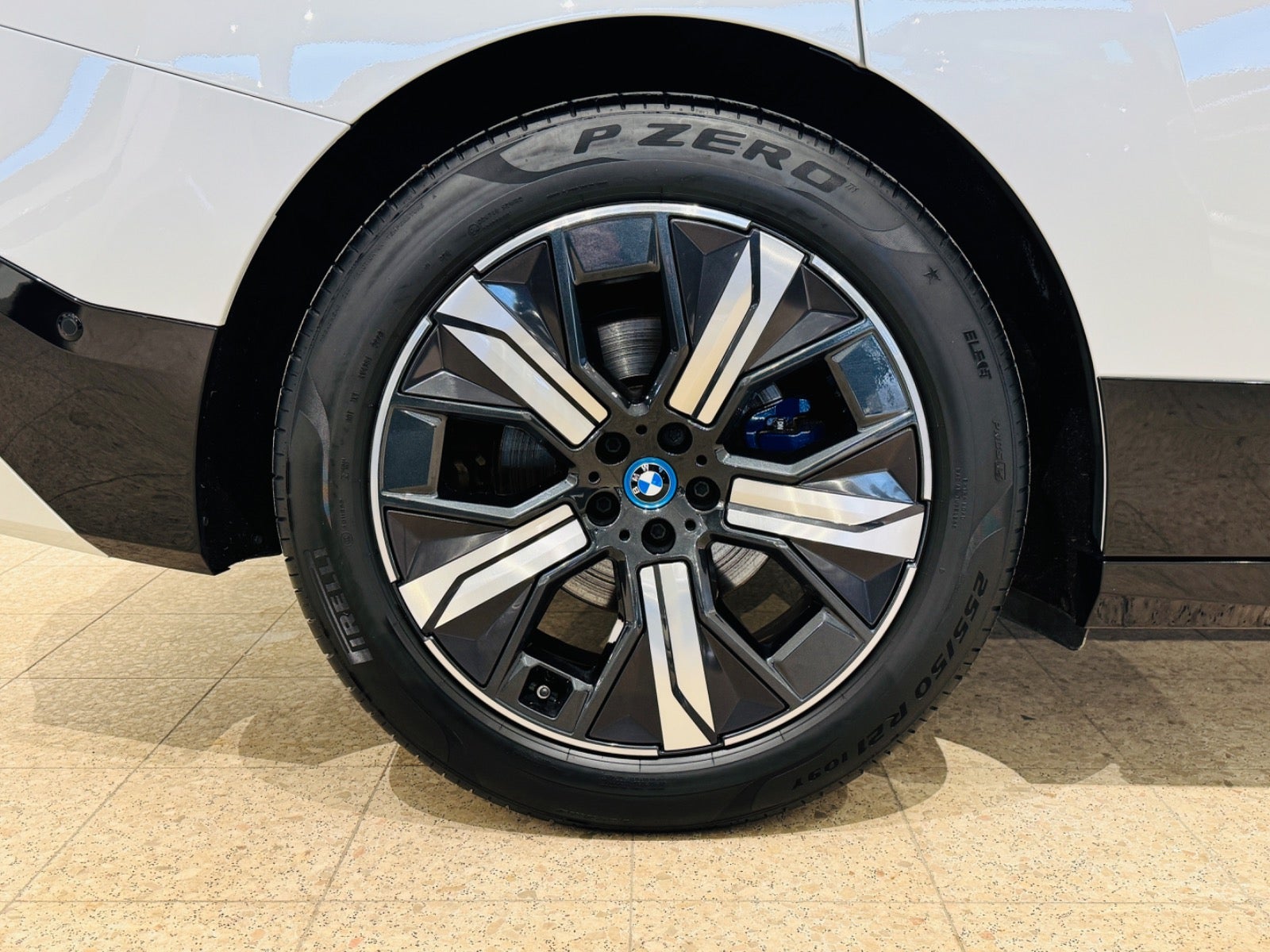 BMW iX  xDrive40 Supercharged,  5-dørs