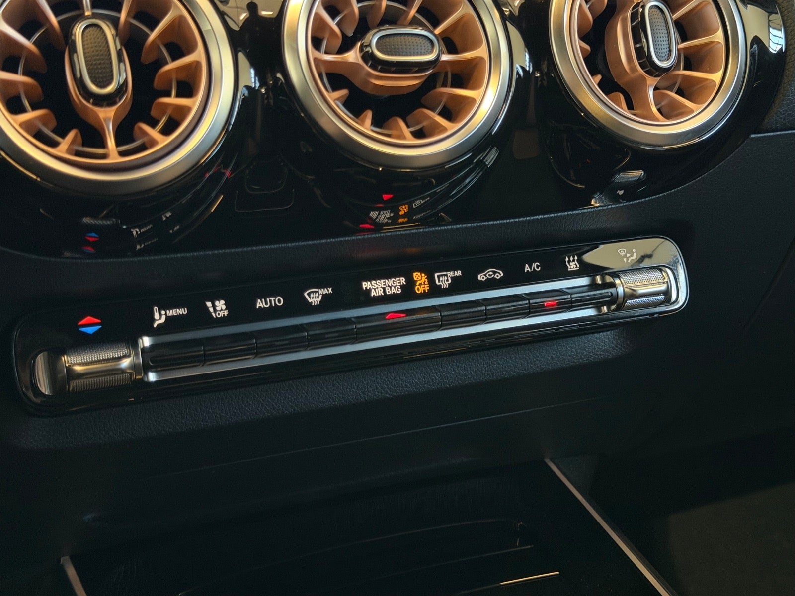 Mercedes EQA250 Electric Art