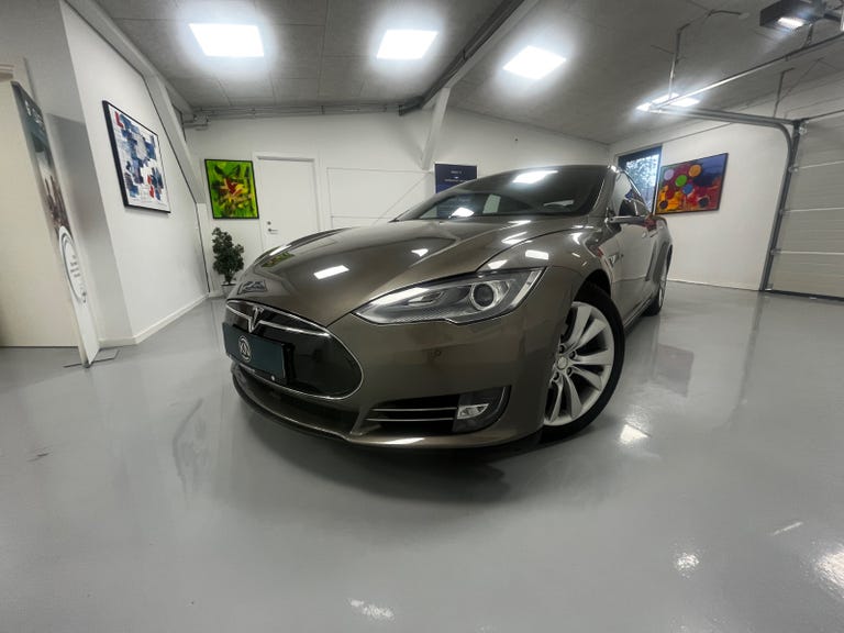 Tesla Model S 85D