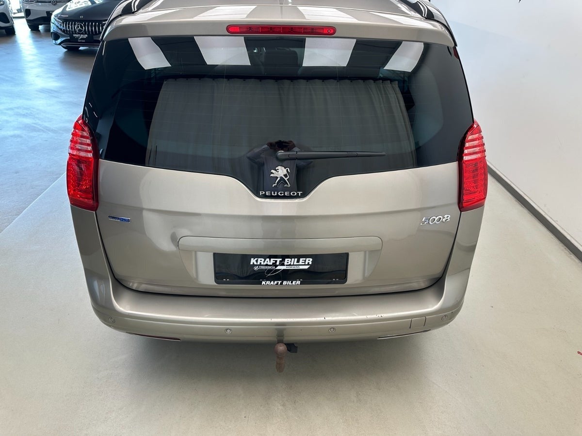 Billede af Peugeot 5008 1,6 BlueHDi 120 Allure 7prs
