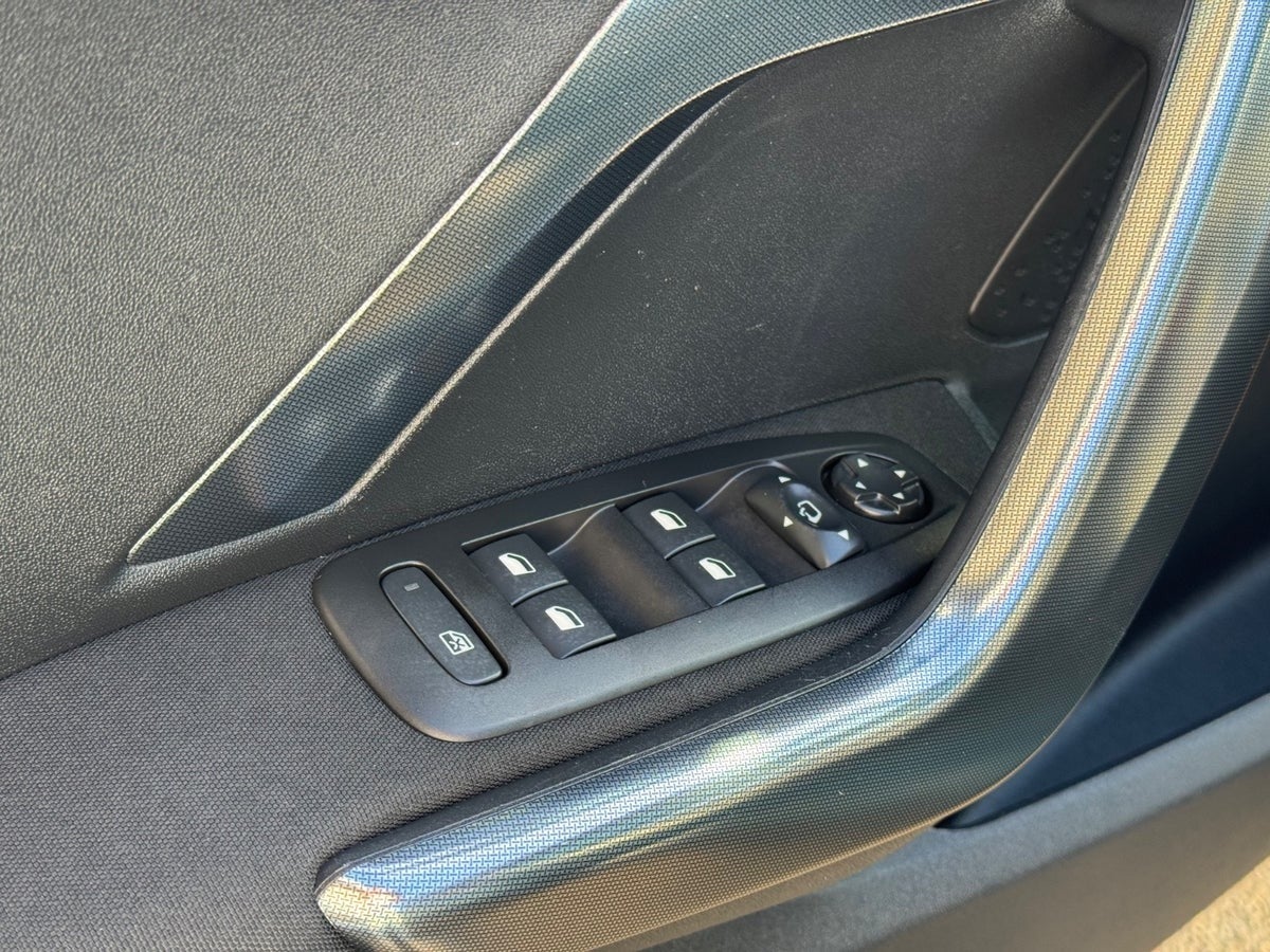 Billede af Peugeot 2008 1,6 BlueHDi 100 Allure Sky