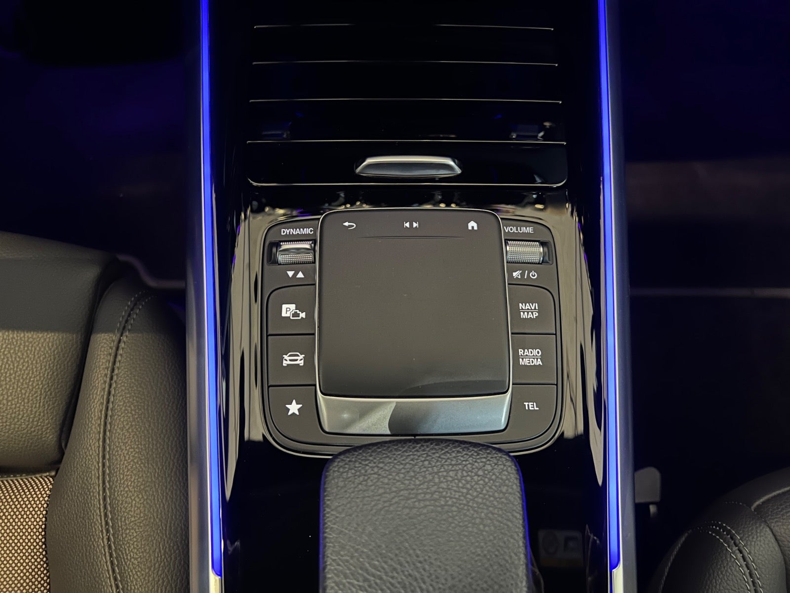 Mercedes EQA250 Electric Art
