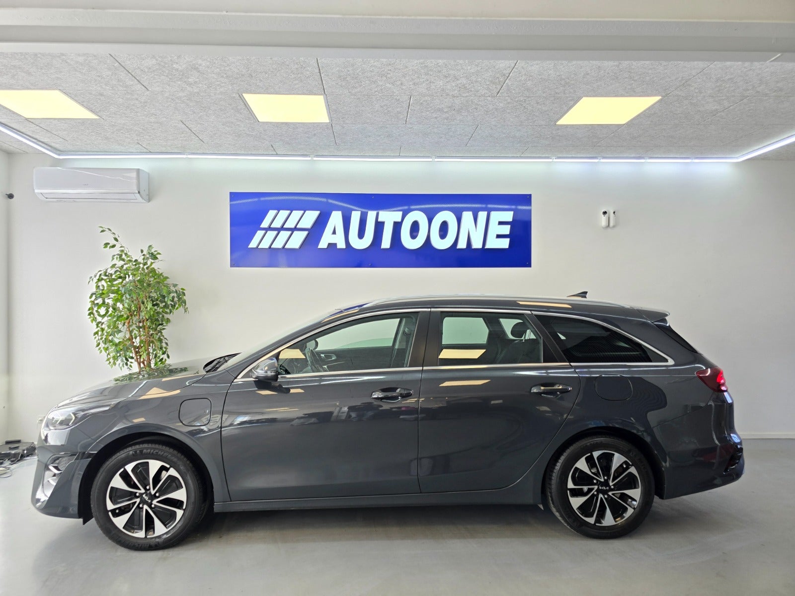 Billede af Kia Ceed 1,6 PHEV Prestige SW DCT