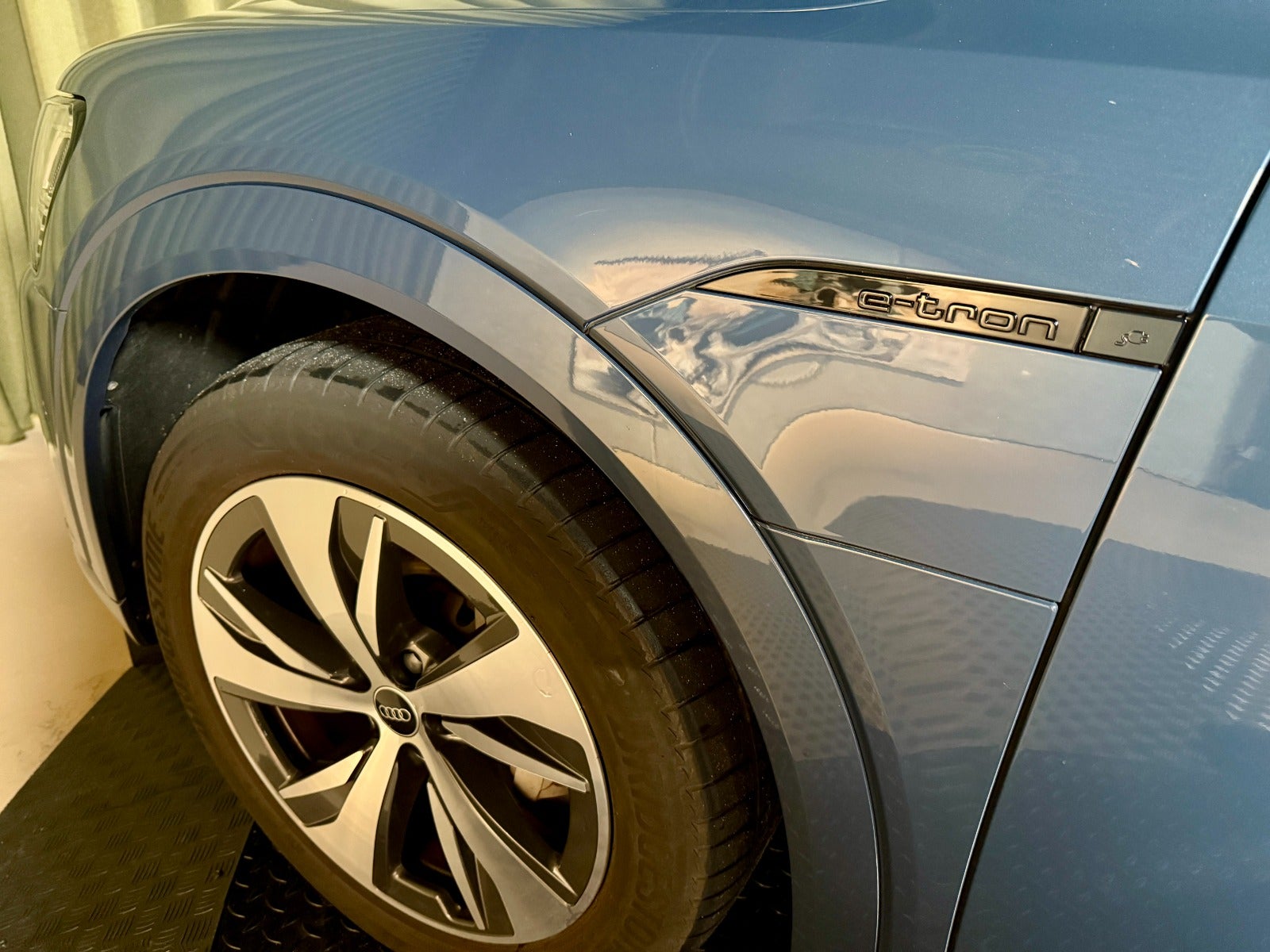 Billede af Audi Q8 e-tron 50 S-line quattro