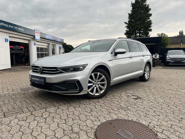 VW Passat GTE Variant DSG