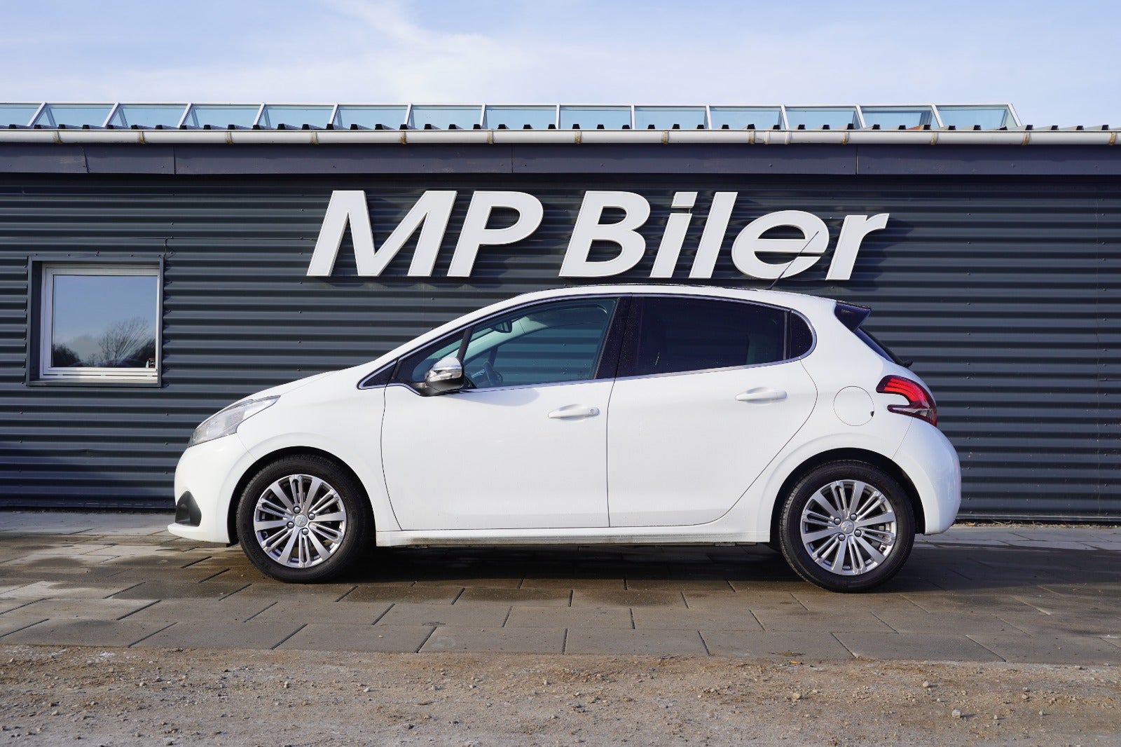 Billede af Peugeot 208 1,6 BlueHDi 100 Allure Sky