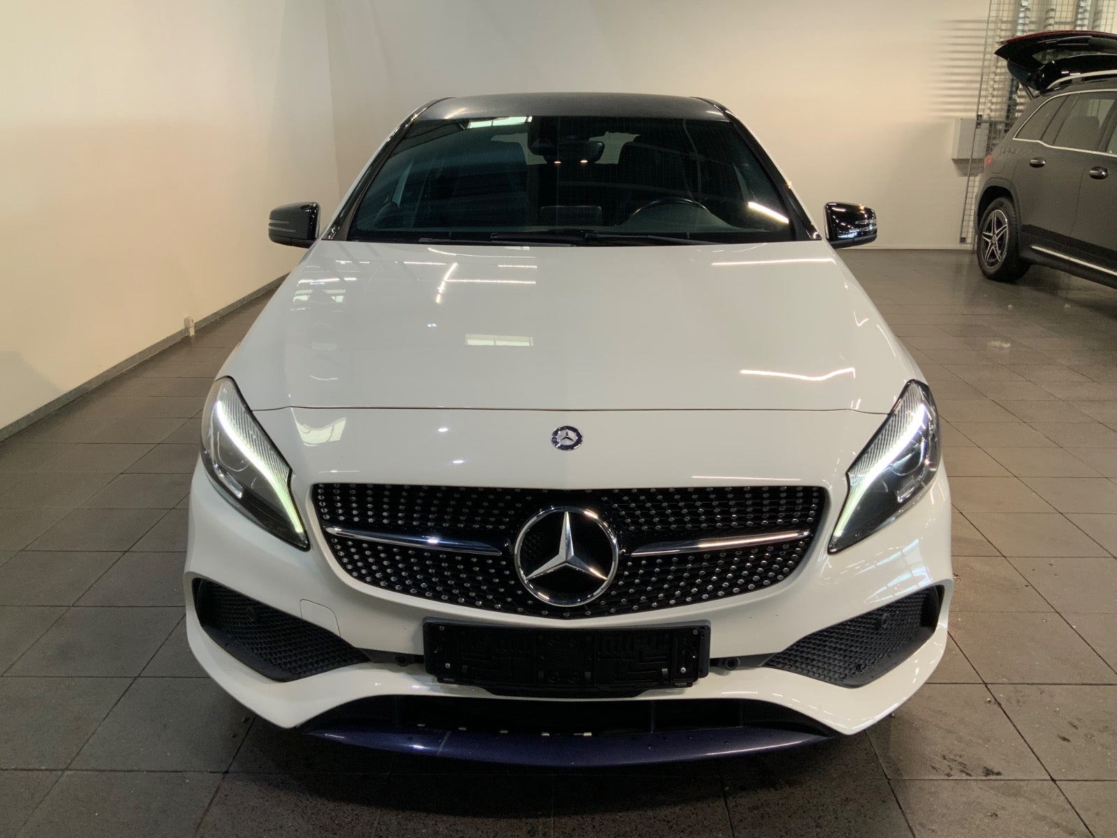 Mercedes-Benz A 200 (2/8)