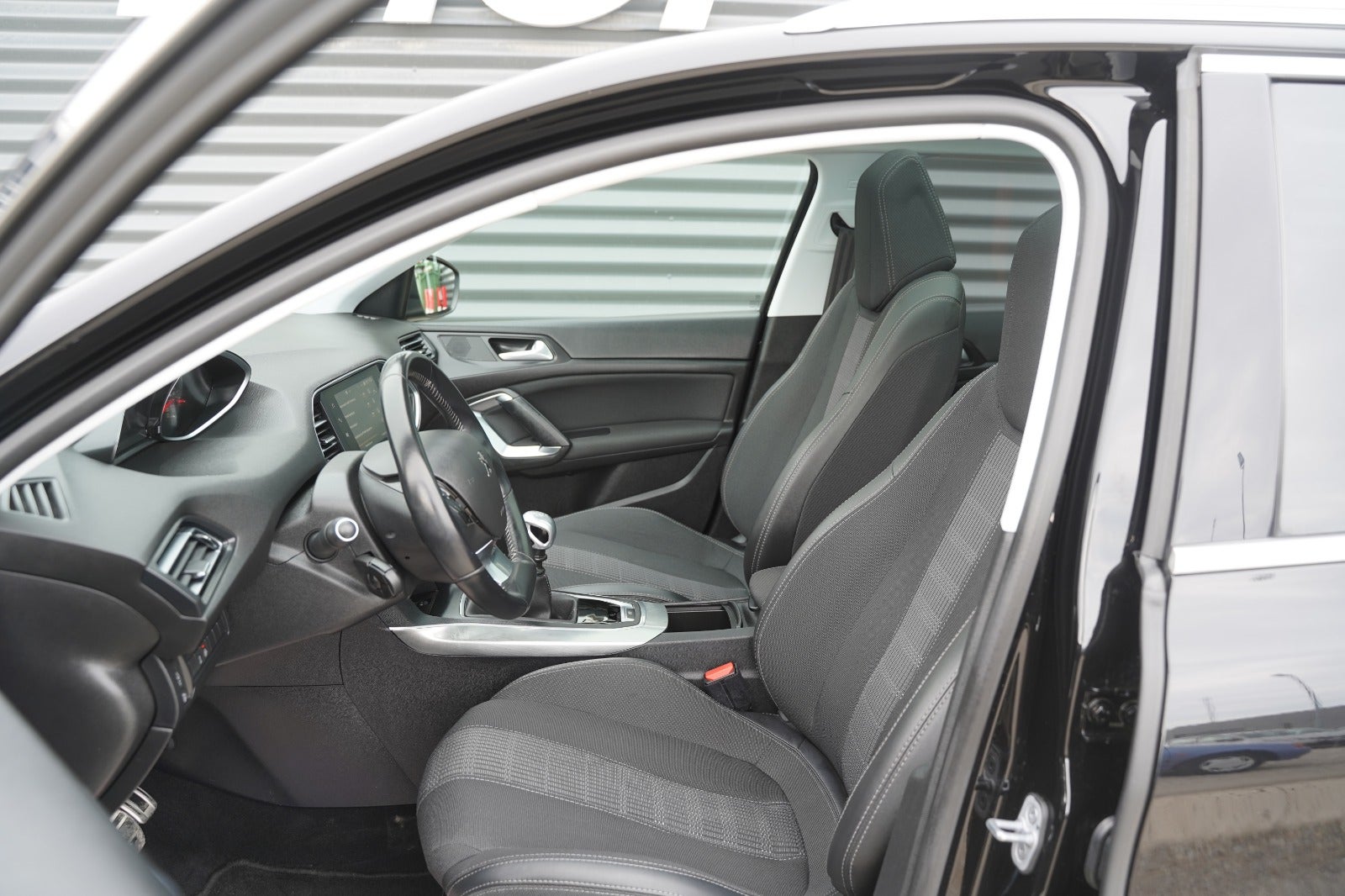 Billede af Peugeot 308 1,5 BlueHDi 130 Selection Sky SW