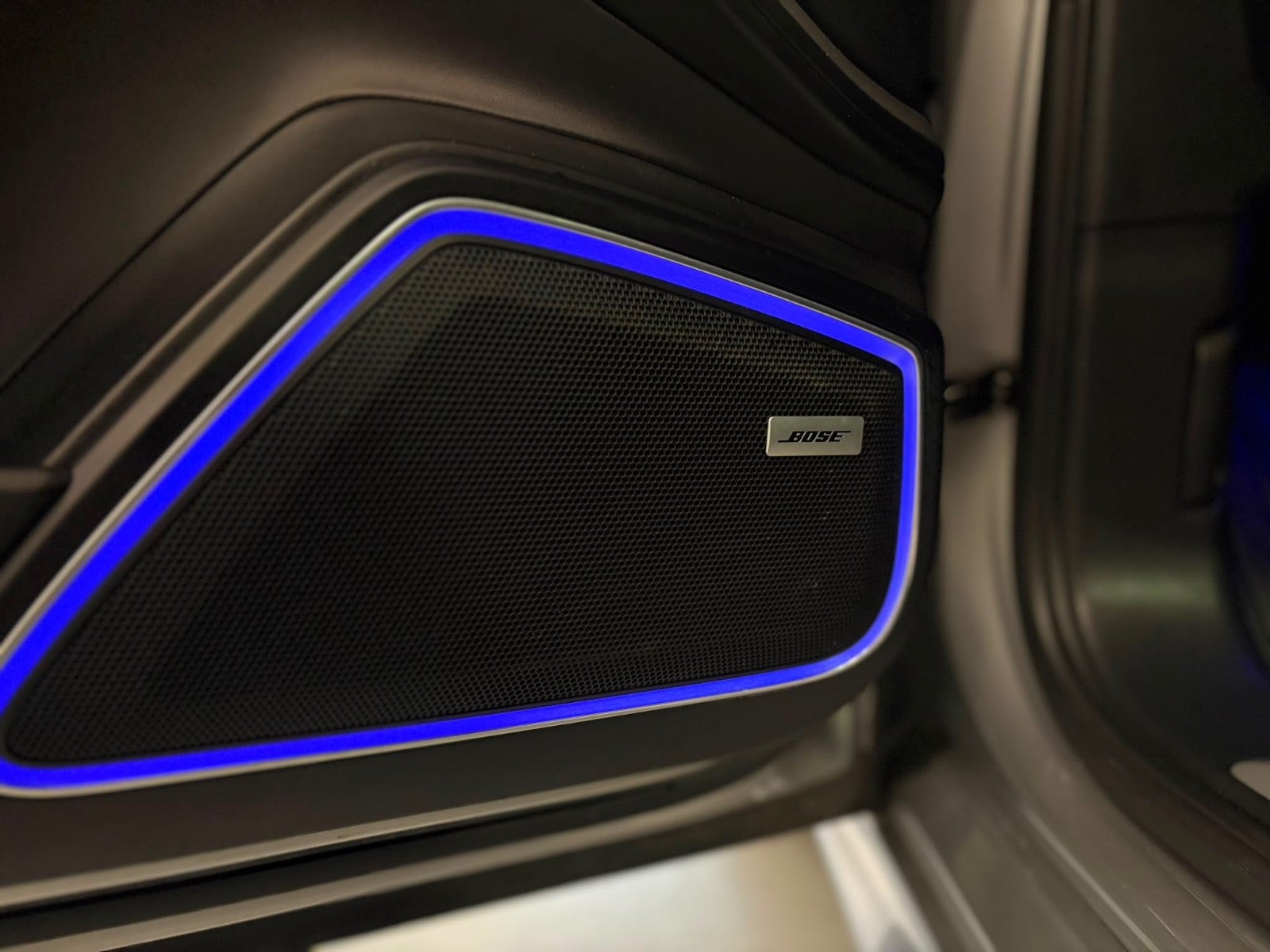Porsche – Panamera 4