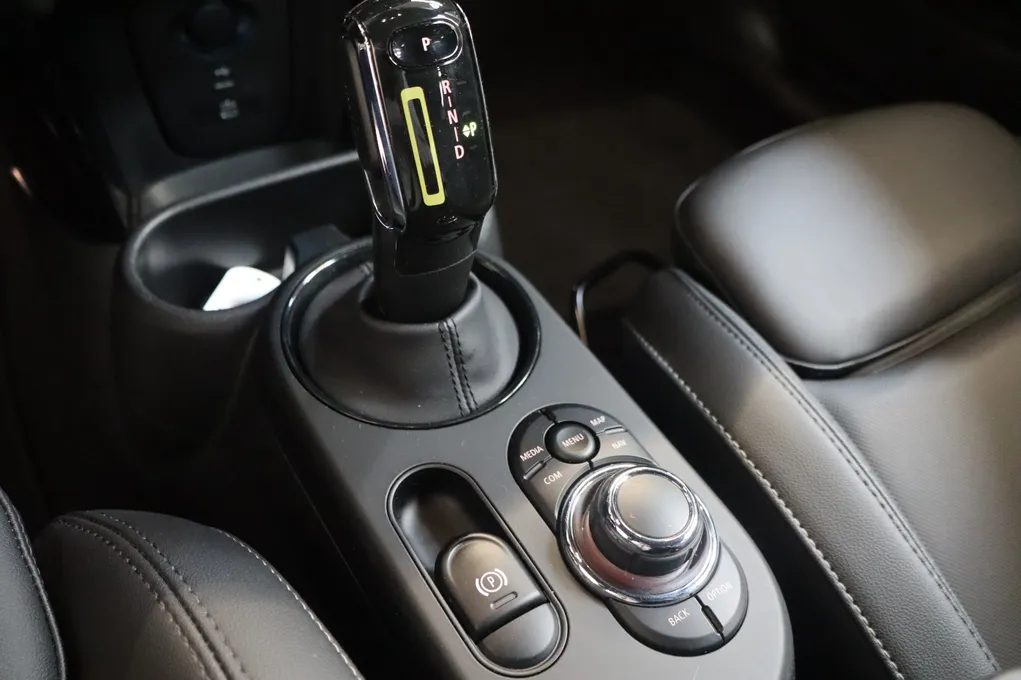 MINI Cooper SE Classic Trim