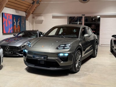 Porsche Macan 4   5d