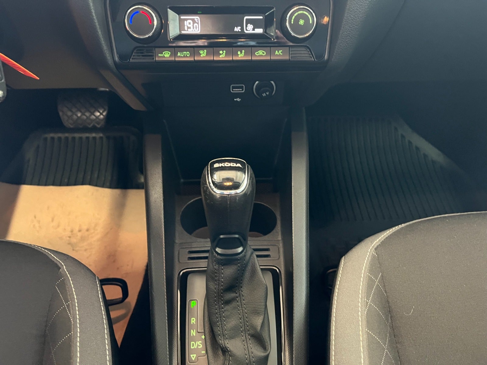 Billede af Skoda Fabia 1,0 TSi 110 Ambition Combi DSG