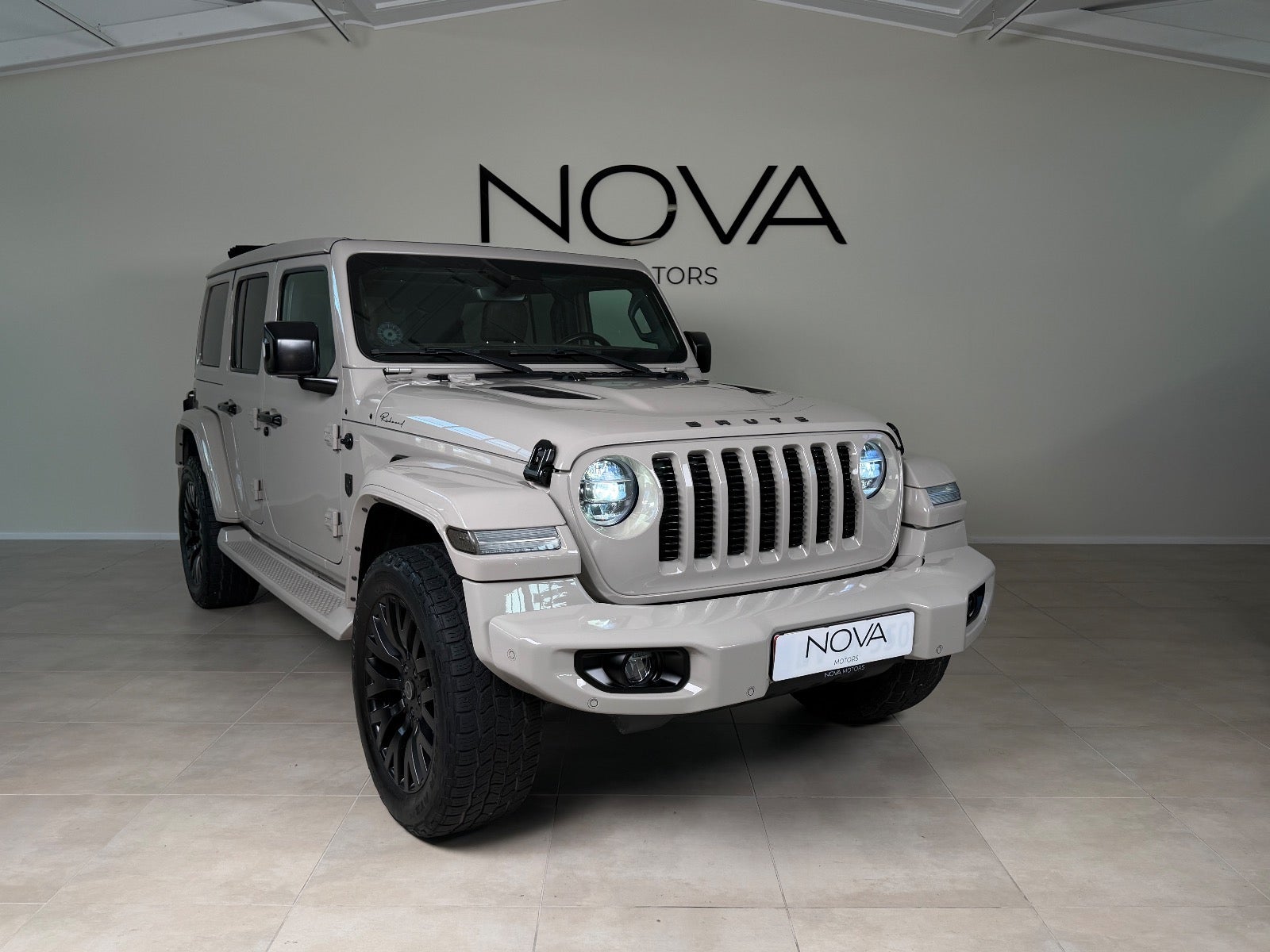 Jeep Wrangler Unlimited 2,0 T Brute Sky One aut. 4×4 4d - 2