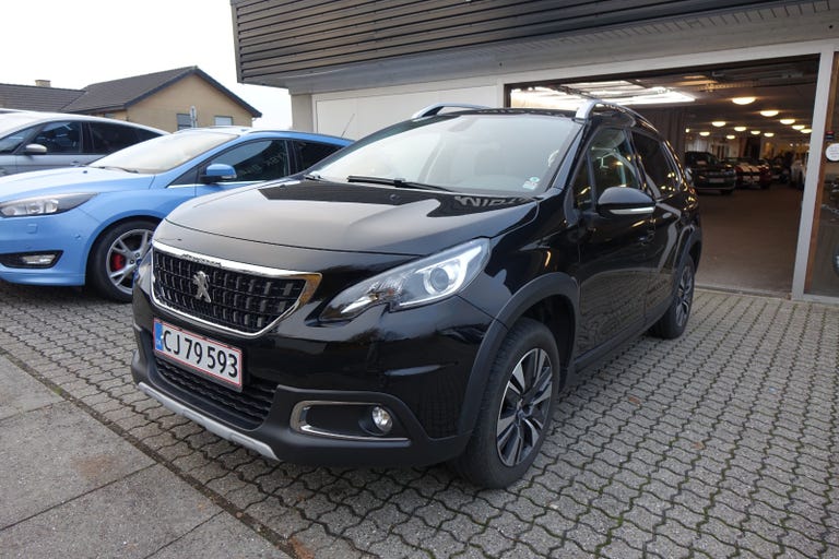 Peugeot 2008 PureTech 130 Selection Sky