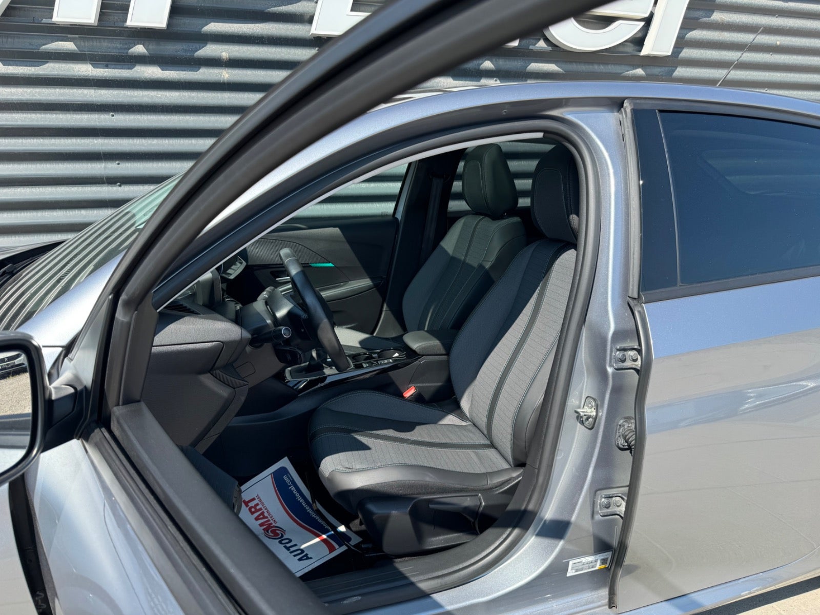 Billede af Peugeot 208 1,2 PureTech 100 Allure Sky
