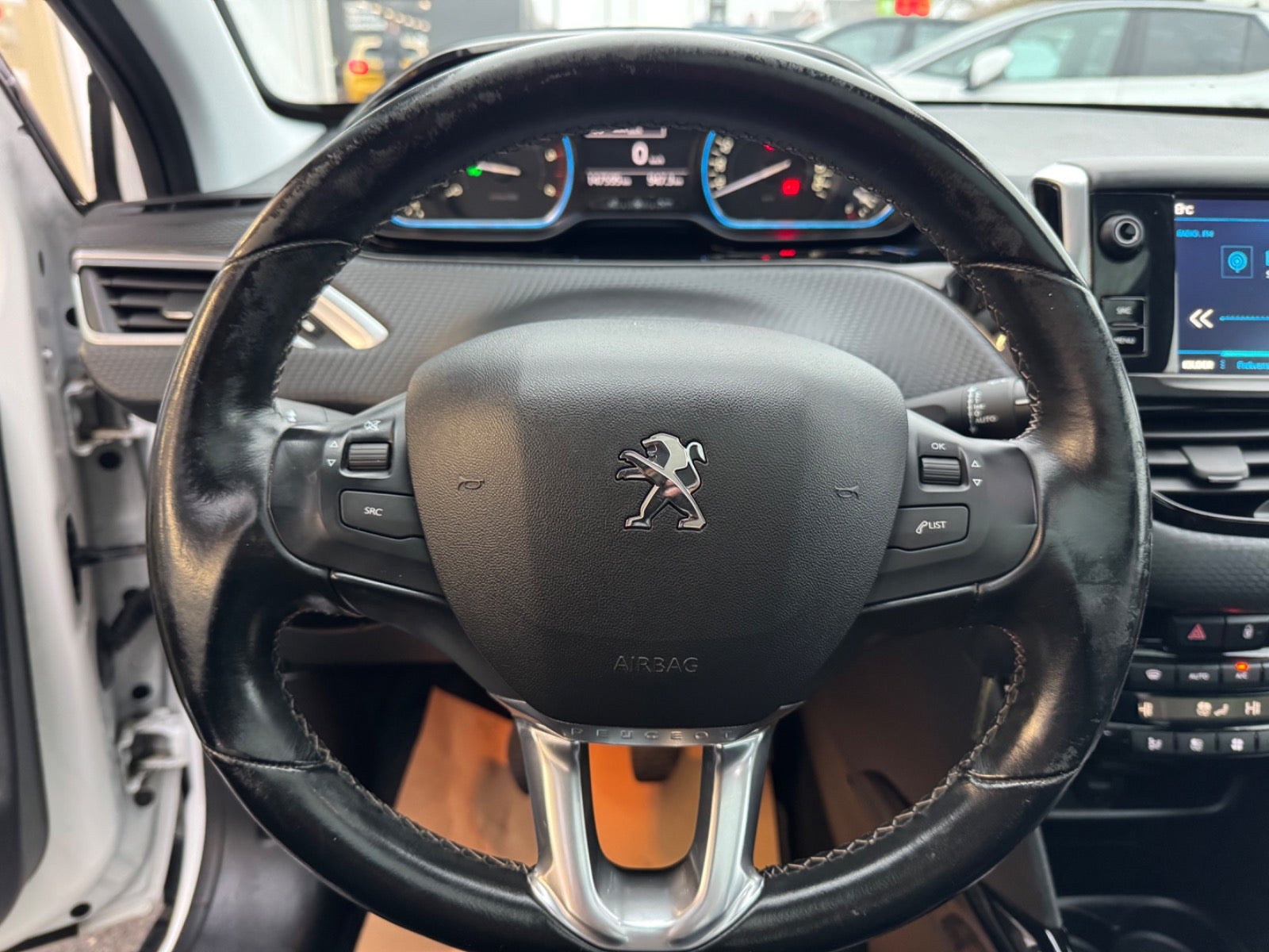 Billede af Peugeot 2008 1,5 BlueHDi 100 Allure Sky