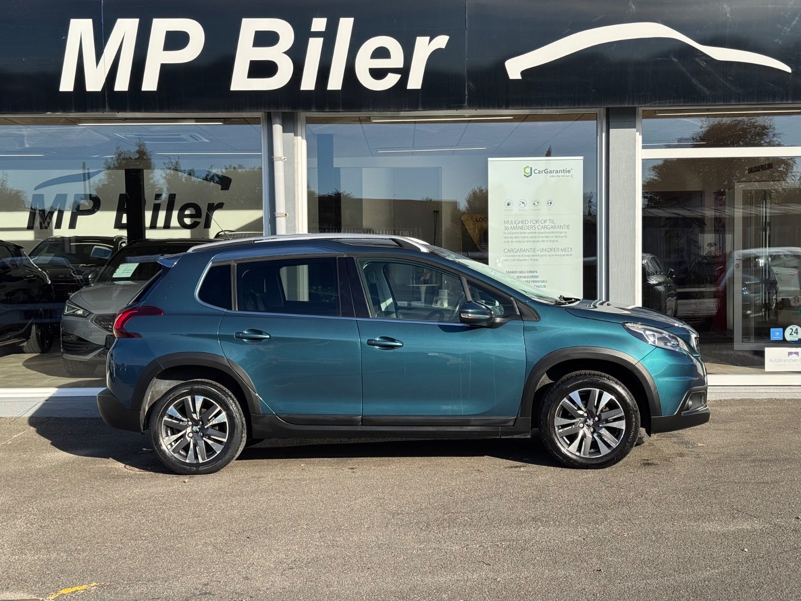 Billede af Peugeot 2008 1,6 BlueHDi 100 Allure Sky