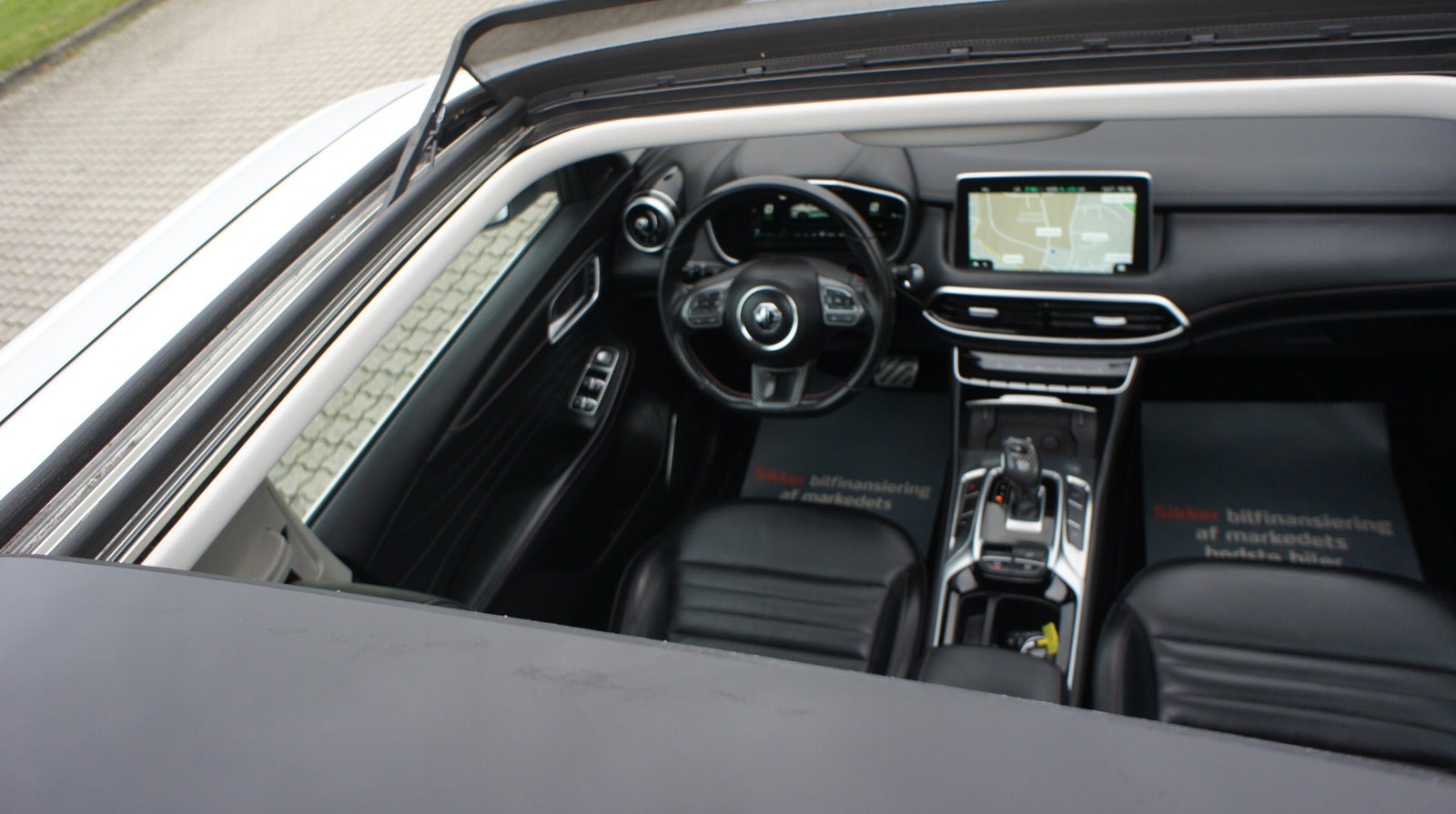 MG EHS PHEV Luxury