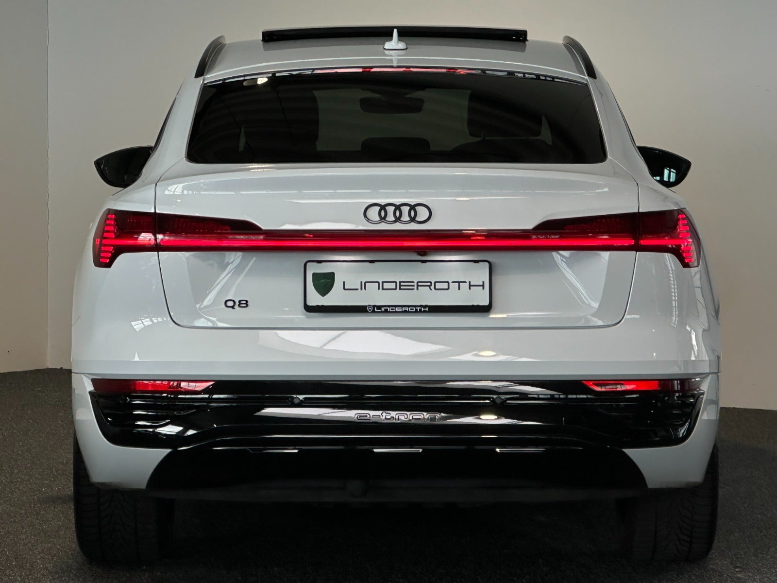 Audi Q8 e-tron 55 Sportback quattro 5d - 4