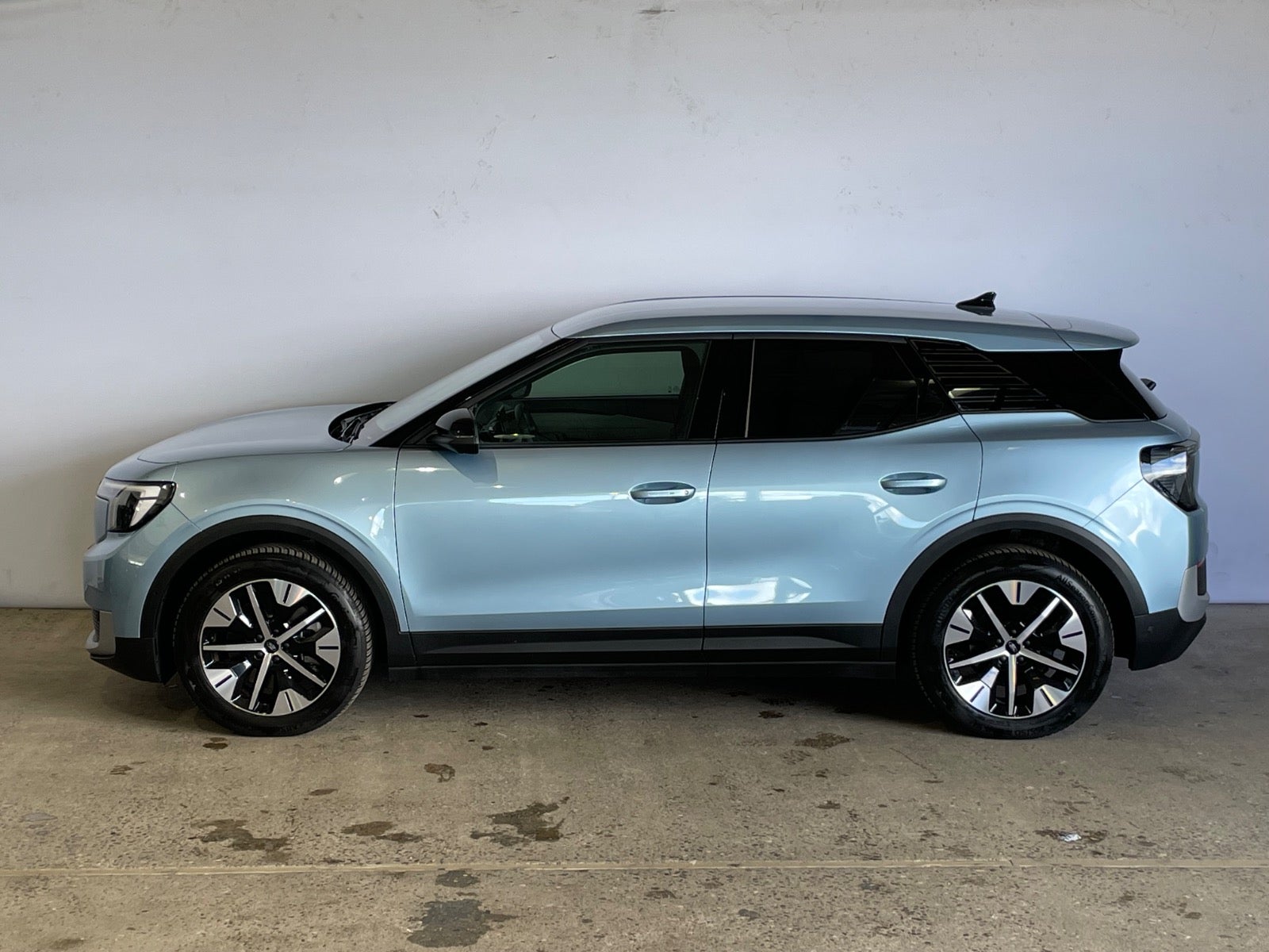 Ford Explorer Select Extended Range