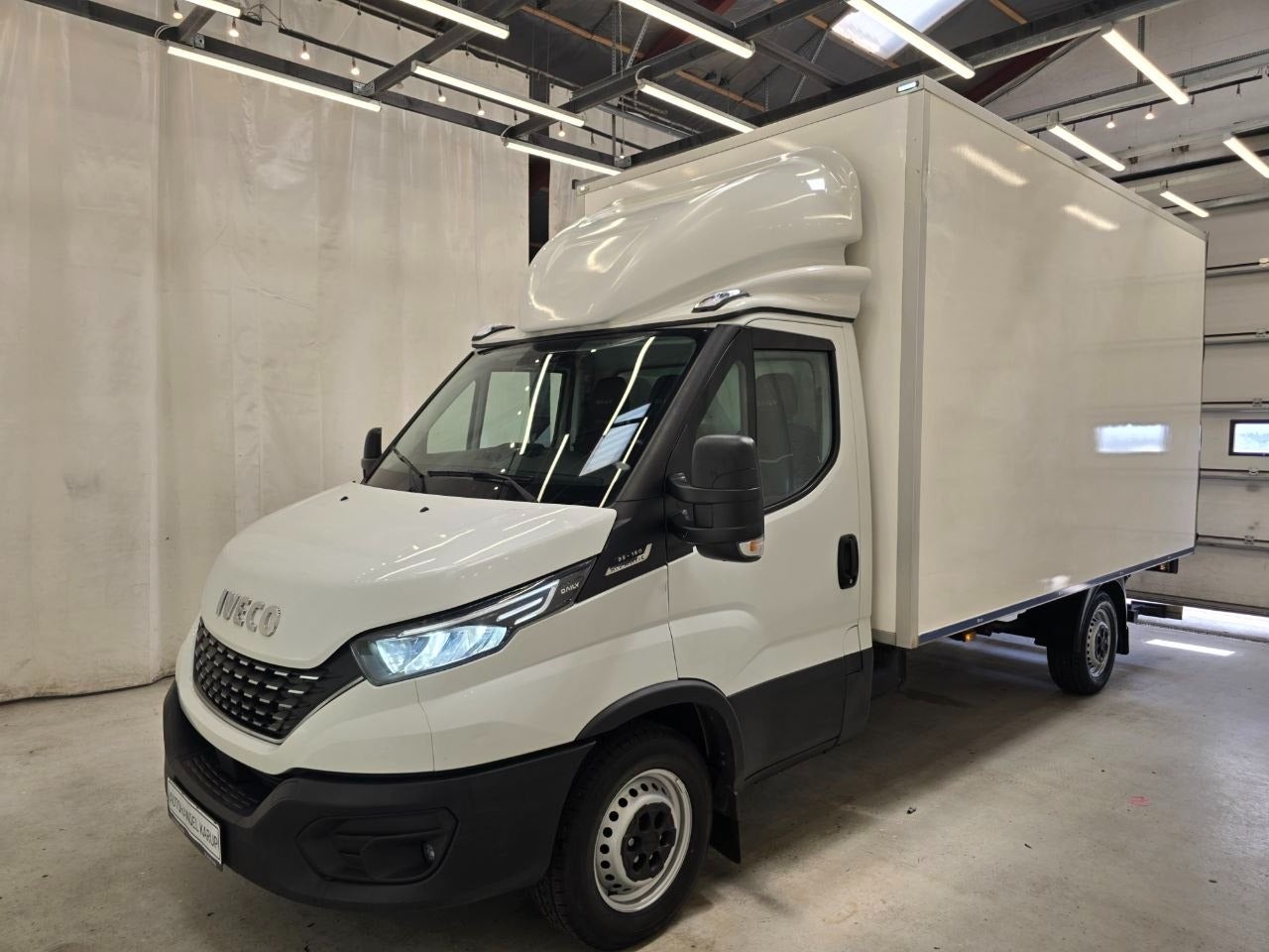 Iveco Daily 35S16 Alukasse m/lift AG8