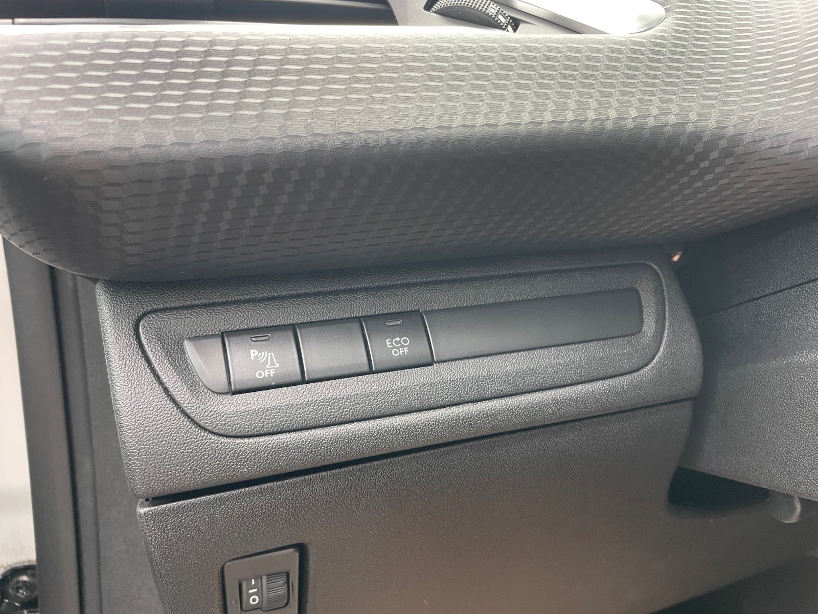Billede af Peugeot 2008 1,2 e-THP 110 Allure Sky EAT6