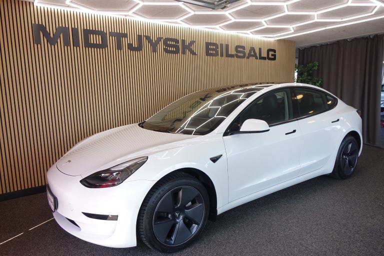 Tesla Model 3 RWD