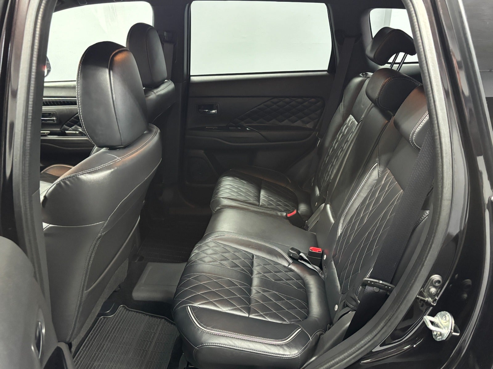 Billede af Mitsubishi Outlander 2,4 PHEV Instyle CVT 4WD