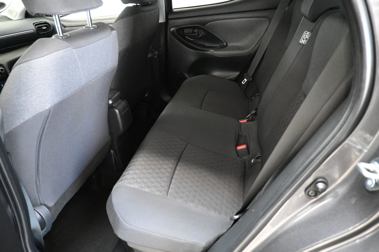 Toyota Yaris Hybrid H3 Smart e-CVT