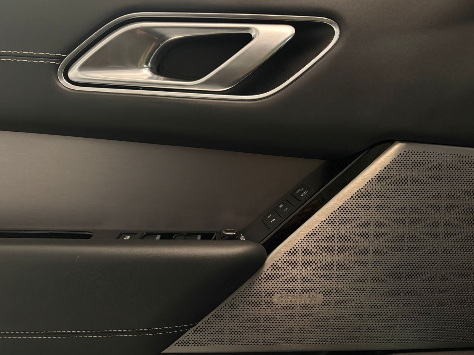 Land Rover – Range Rover Velar