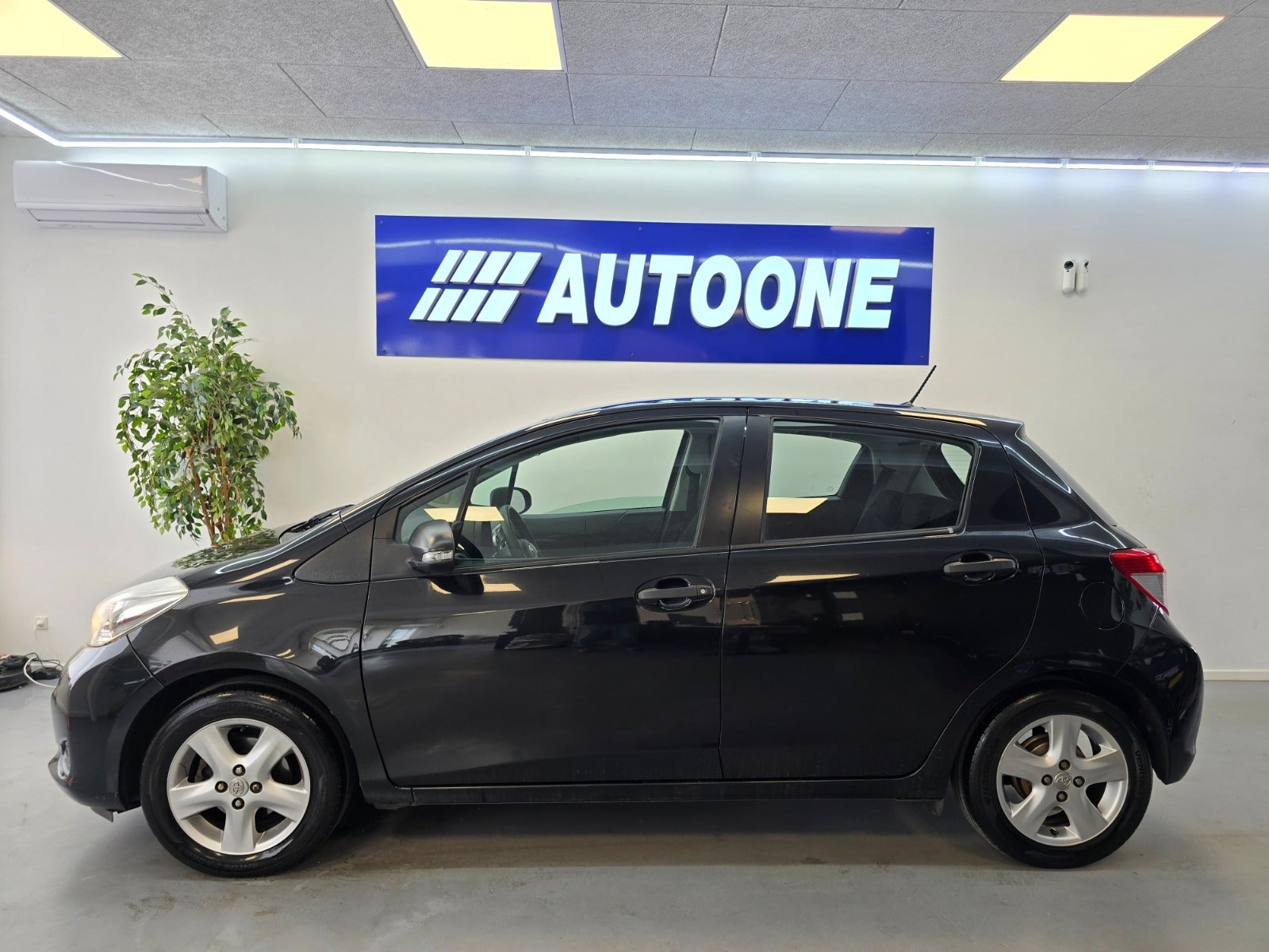 Billede af Toyota Yaris 1,0 VVT-i T1