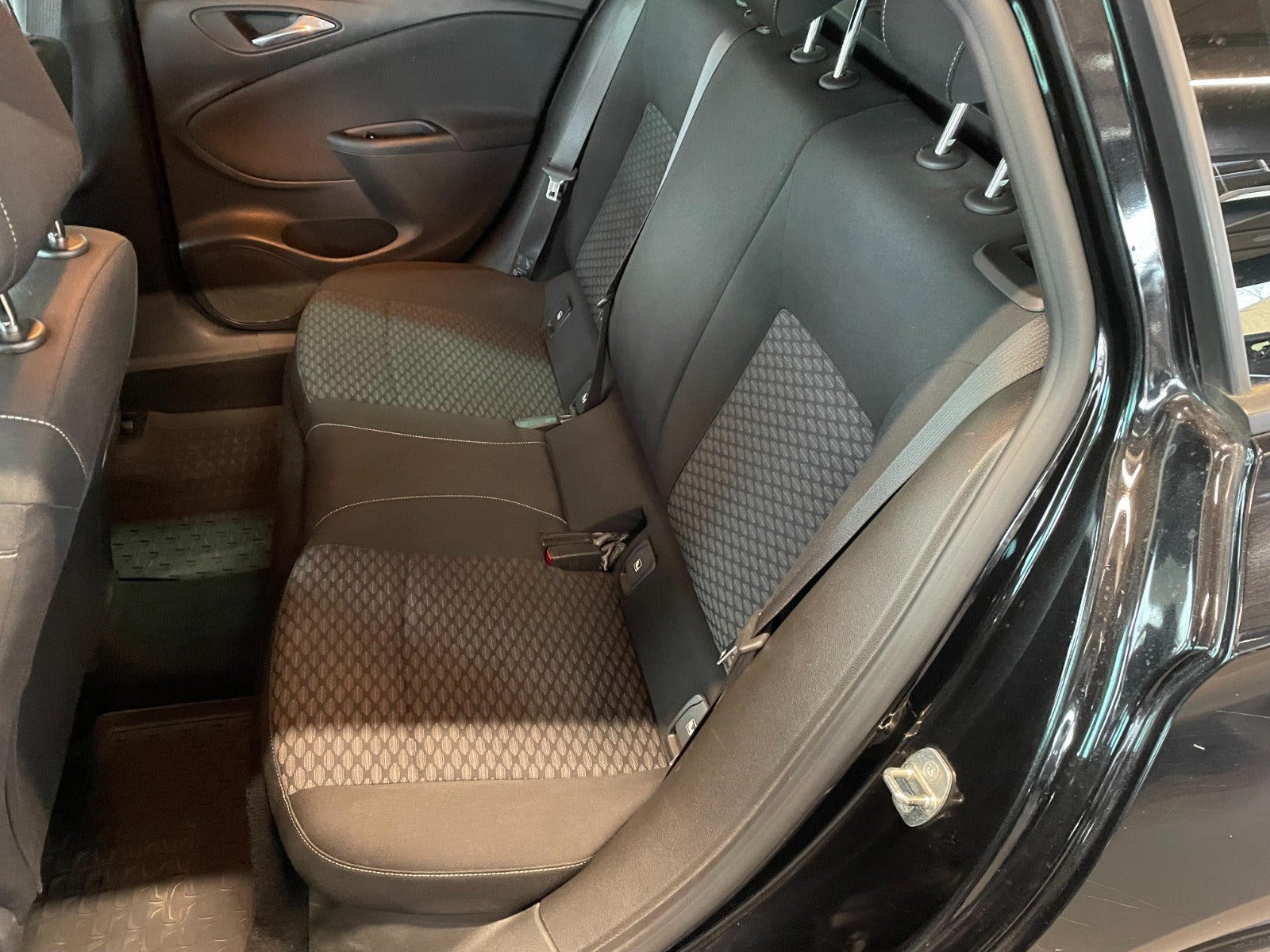 Billede af Opel Astra 1,6 CDTi 110 Business Sports Tourer