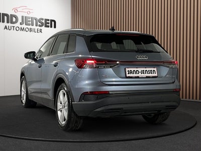 Audi Q4 e-tron Attraction Van