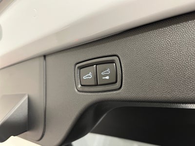 Porsche Macan Turbo Van