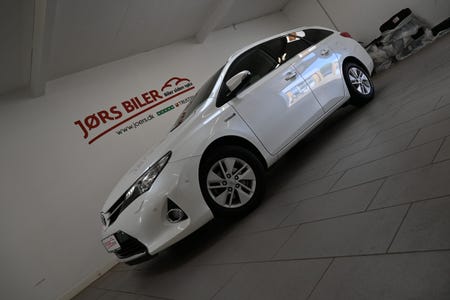 Toyota Auris Hybrid H2+ Touring Sports CVT