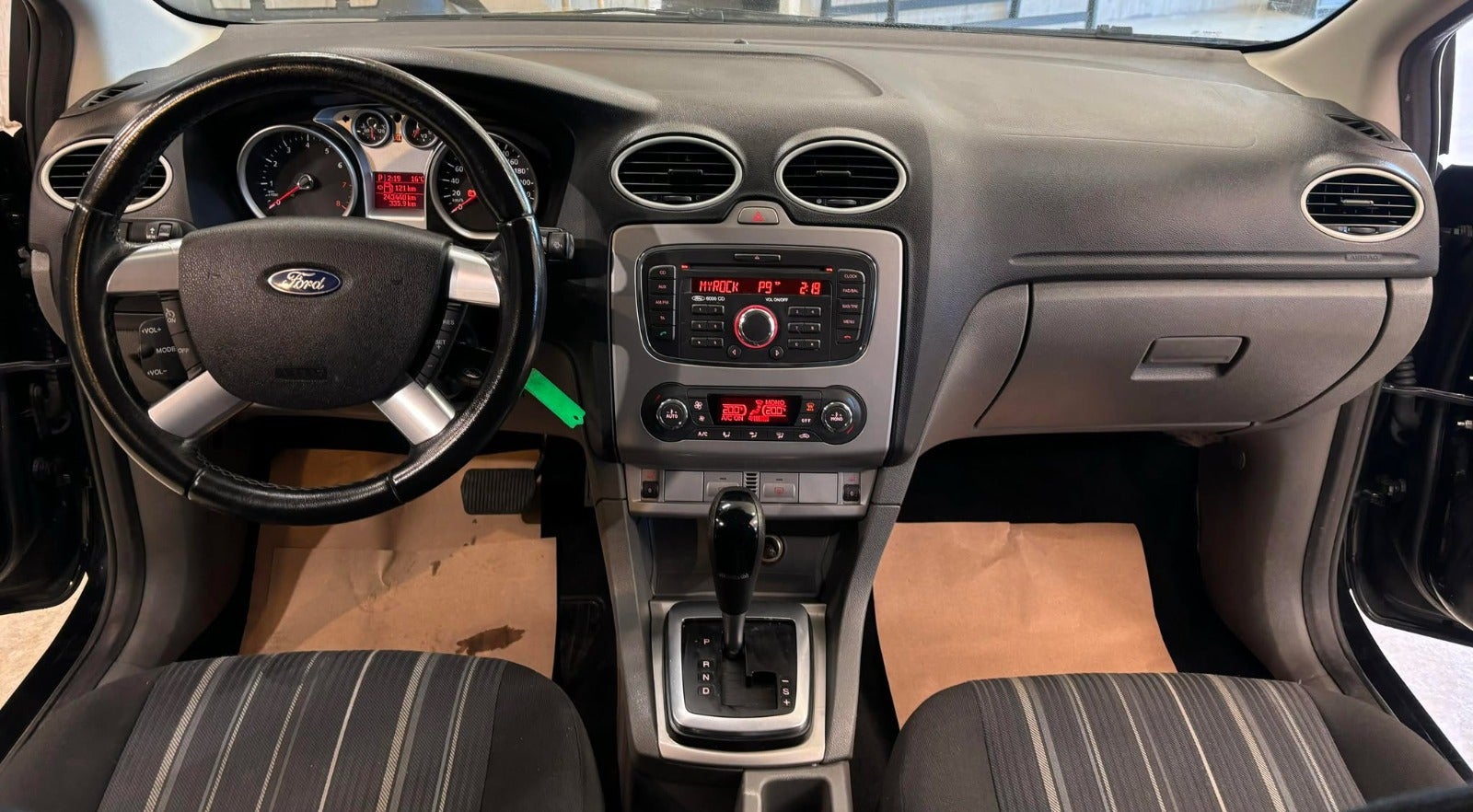Billede af Ford Focus 1,6 Titanium stc. aut.
