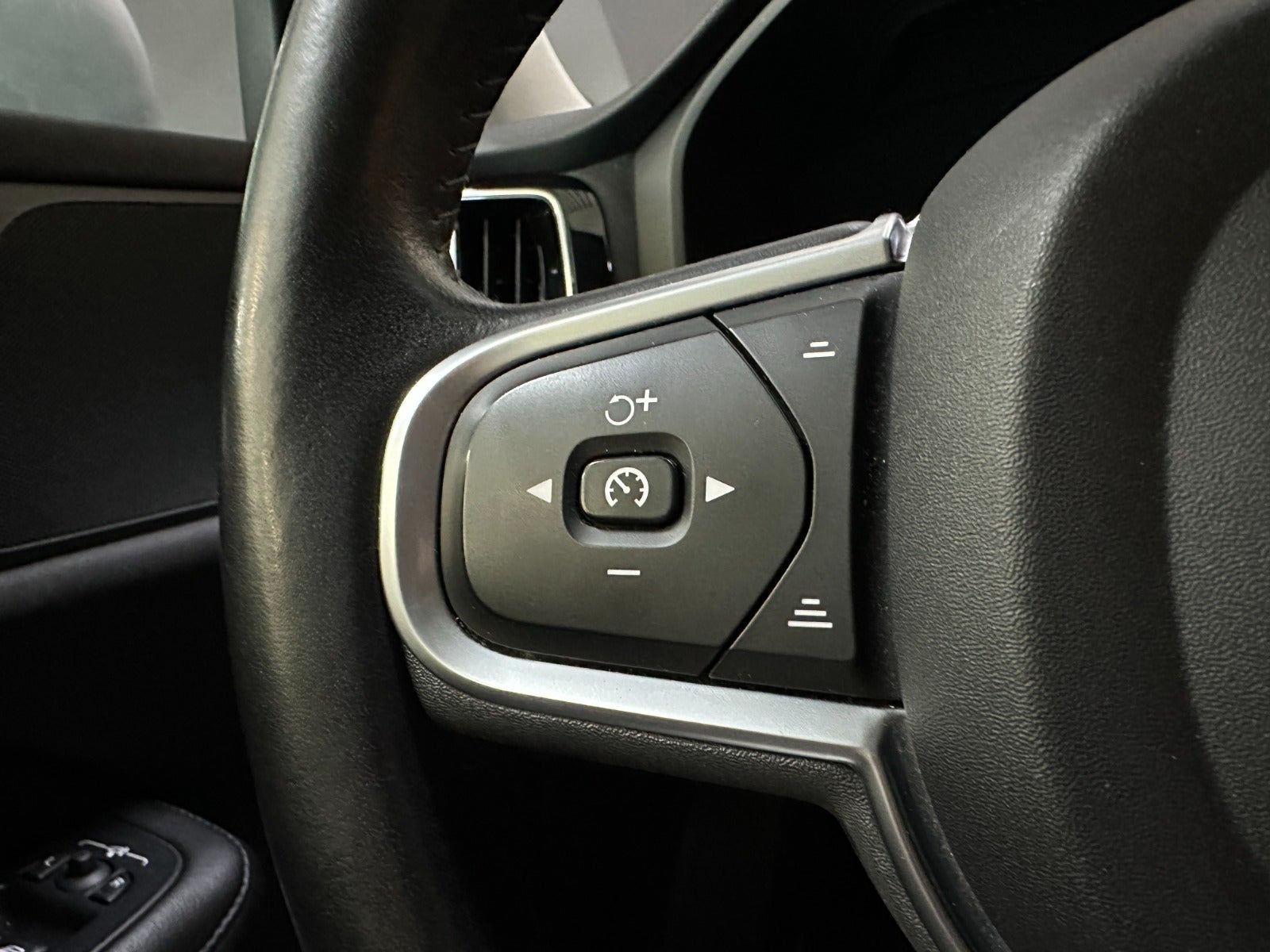 Billede af Volvo V60 2,0 D3 150 Momentum aut.