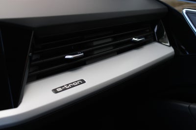 Audi Q4 e-tron Attitude