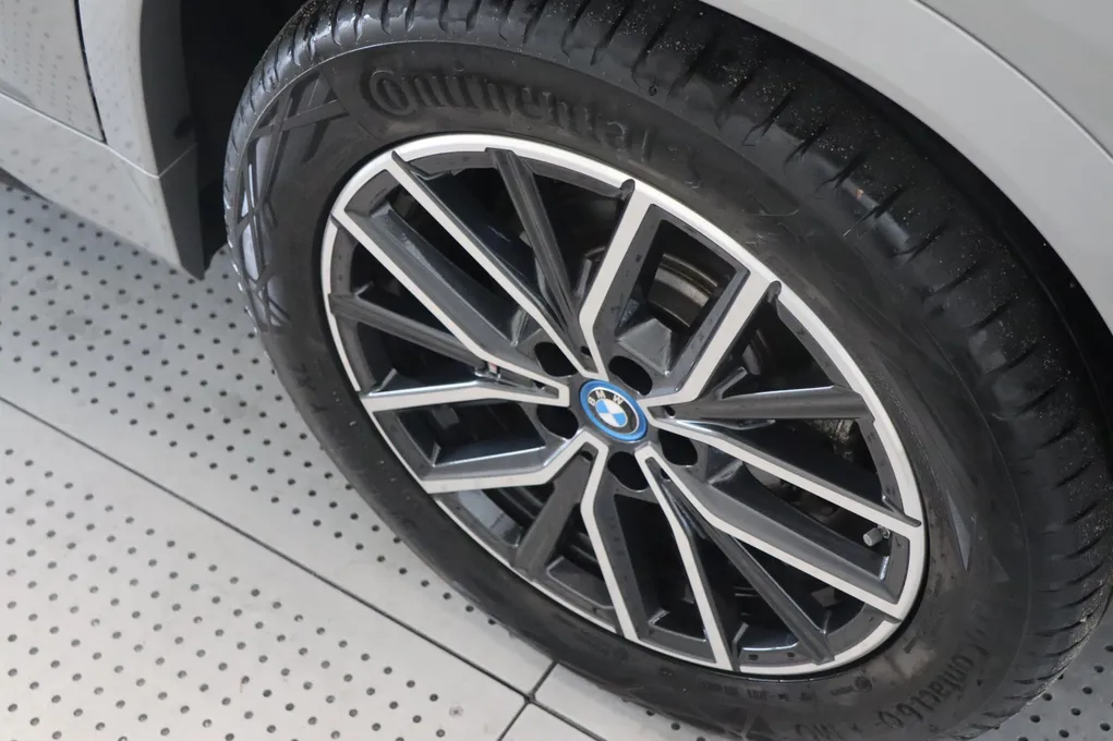 BMW iX1 xDrive30 M-Sport