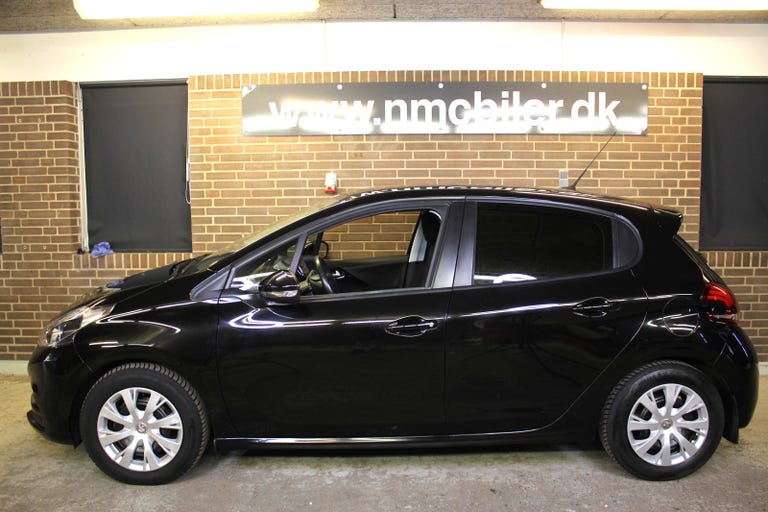 Peugeot 208 VTi 82 Strike