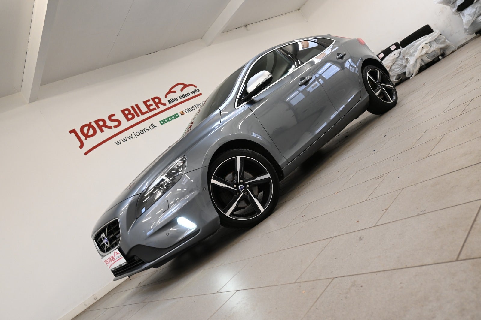Volvo V40 T4 180 R-Design