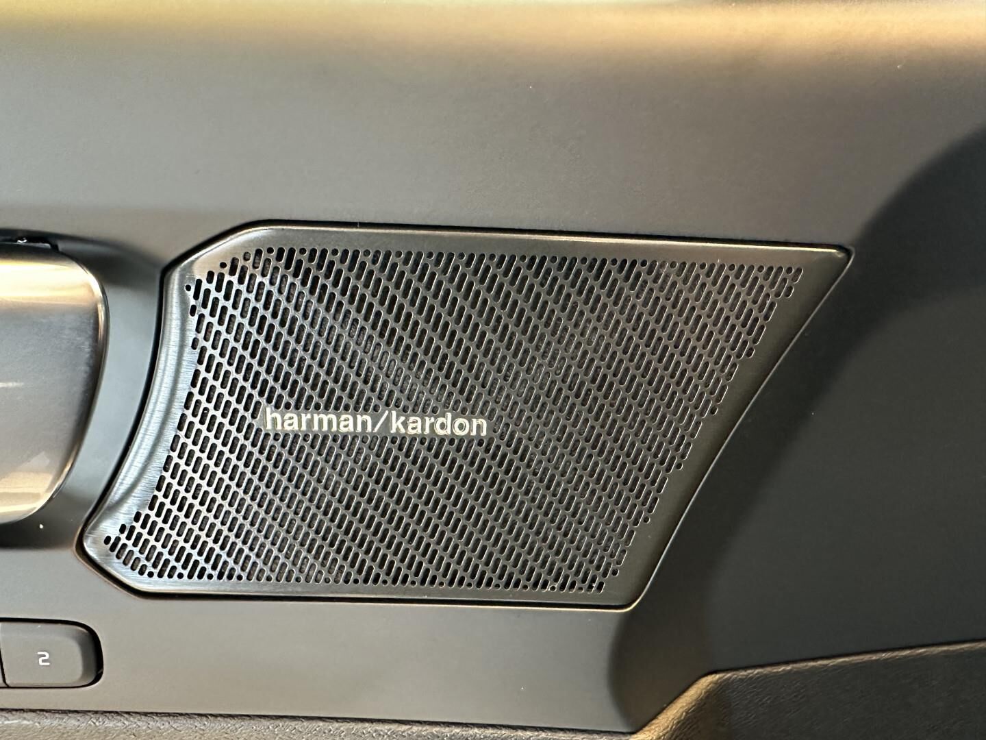 Volvo EX40 Extended Range Black Edition