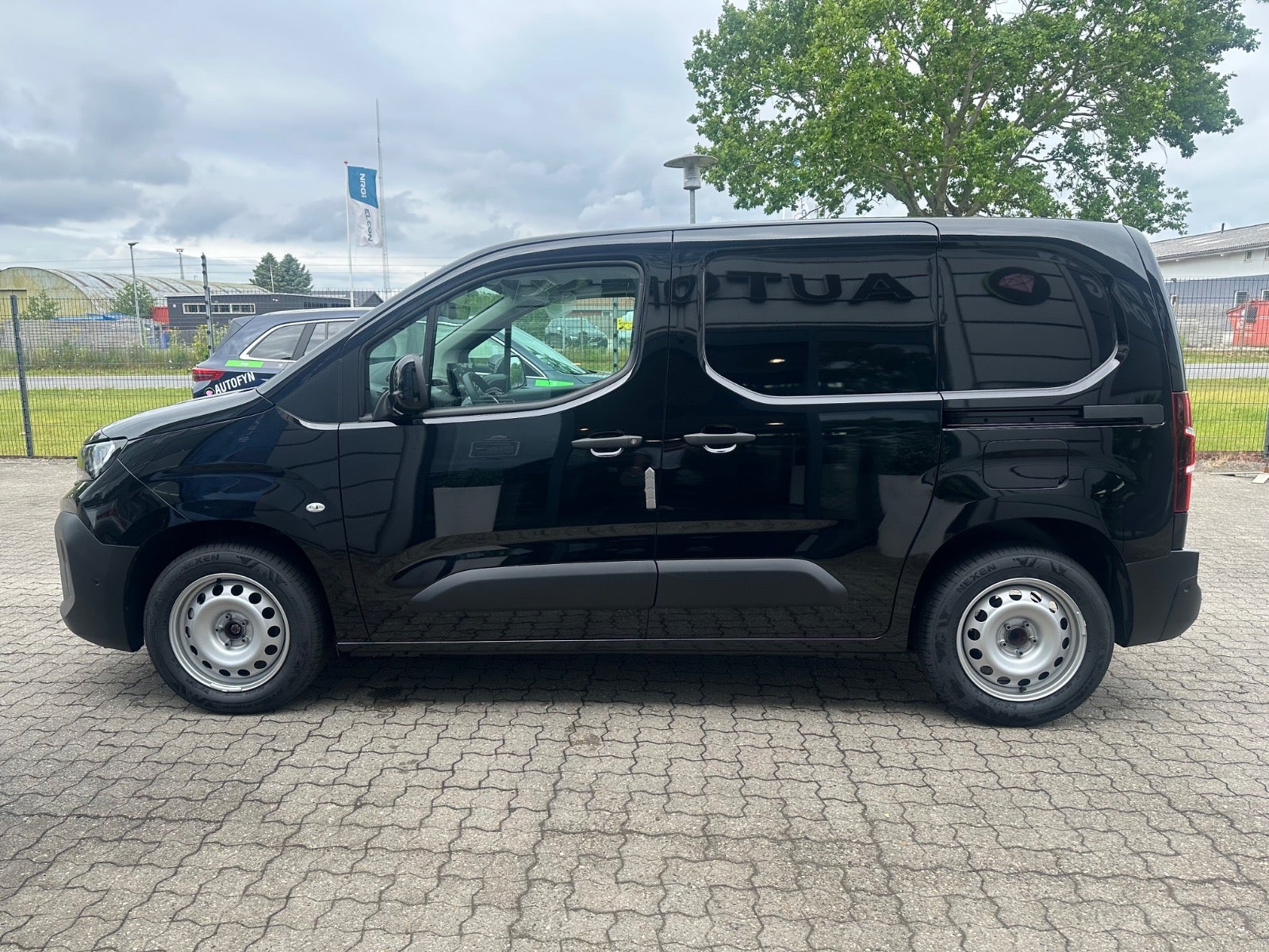 Peugeot Partner BlueHDi 130 L1V1 Plus EAT8 Van