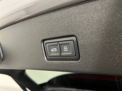 Audi Q4 e-tron S-line quattro Van