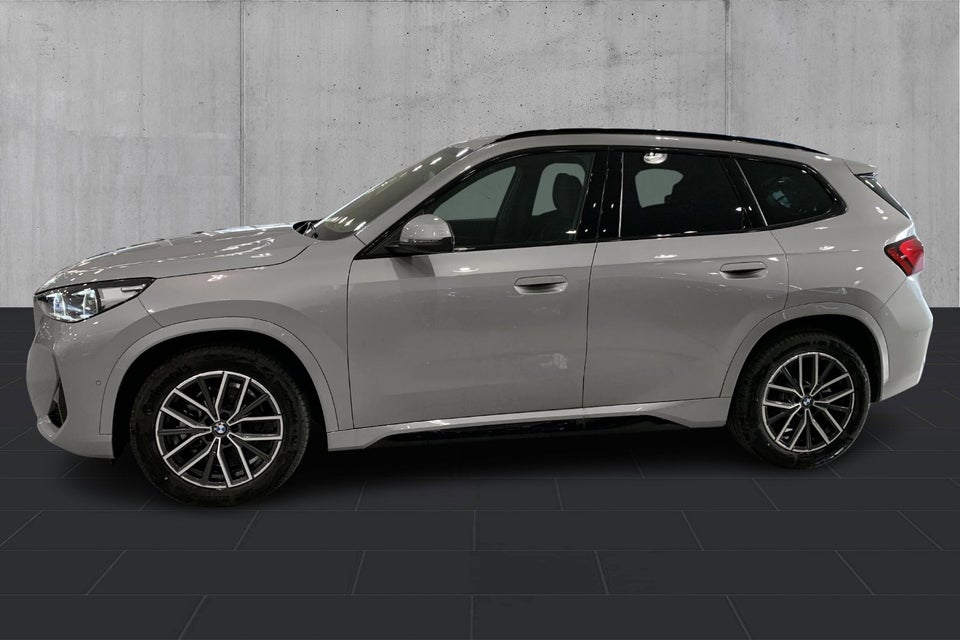 BMW iX1 eDrive20 M-Sport 2026