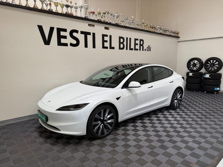 Tesla Model 3 Long Range AWD