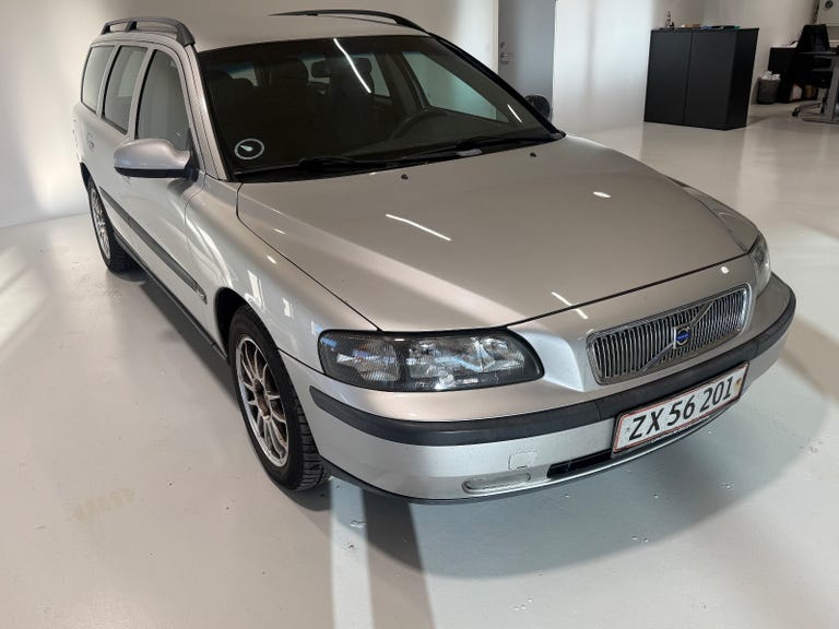 Volvo V70 140