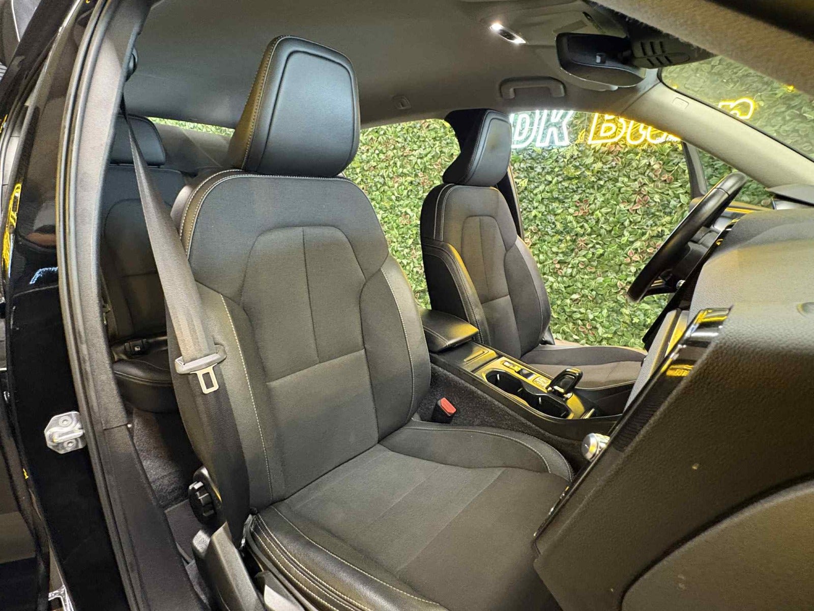 Billede af Volvo XC40 1,5 T3 163 Momentum aut.