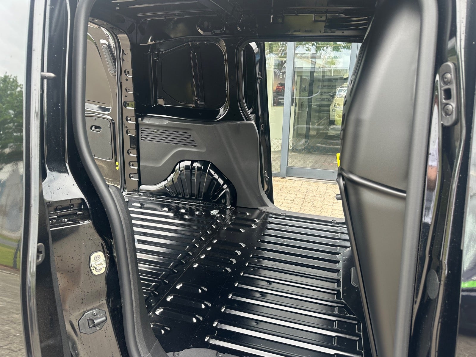 Peugeot Partner BlueHDi 130 L1V1 Plus EAT8 Van