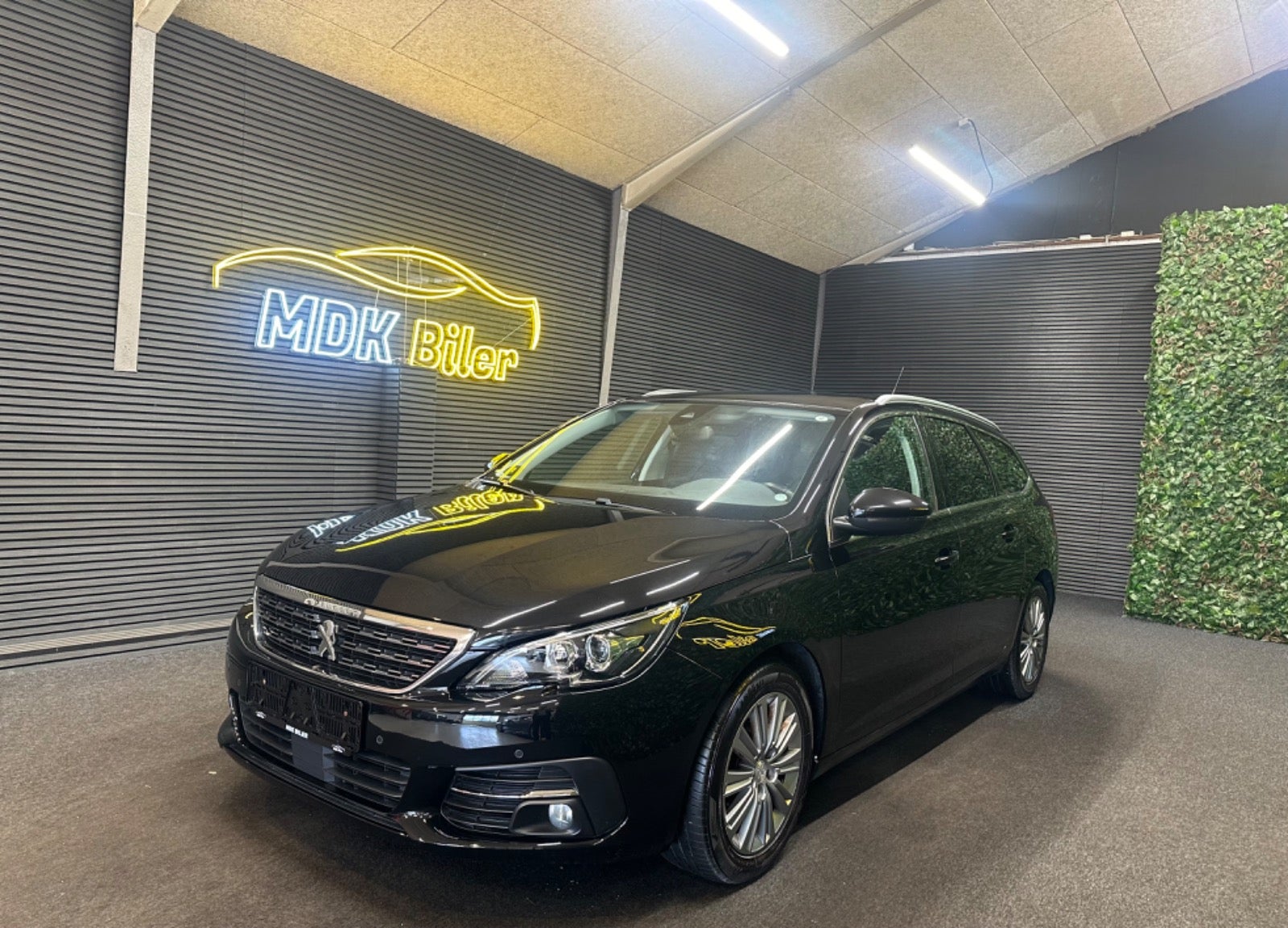 Billede af Peugeot 308 1,5 BlueHDi 130 Allure+ Sky SW